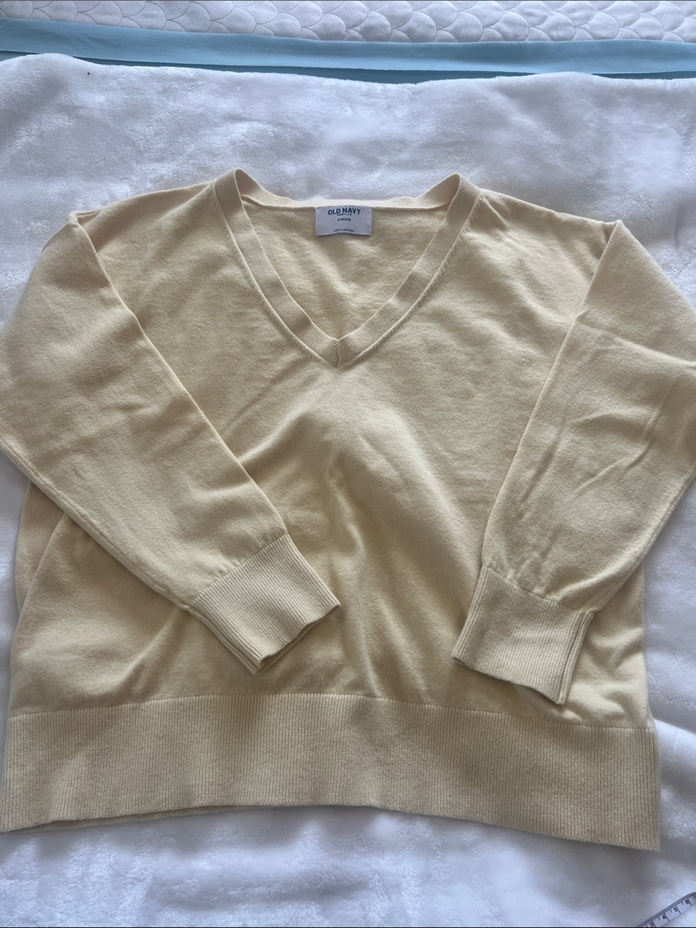 Old Navy V-Neck Sweater in Light Mustard Yellow